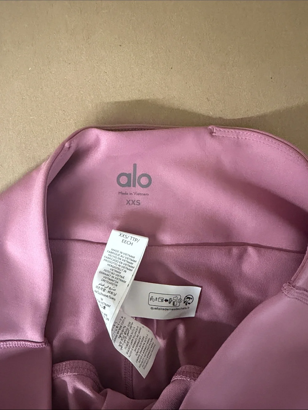 Alo Yoga V-Cute Running Short | Limited: Pink Wild Rose